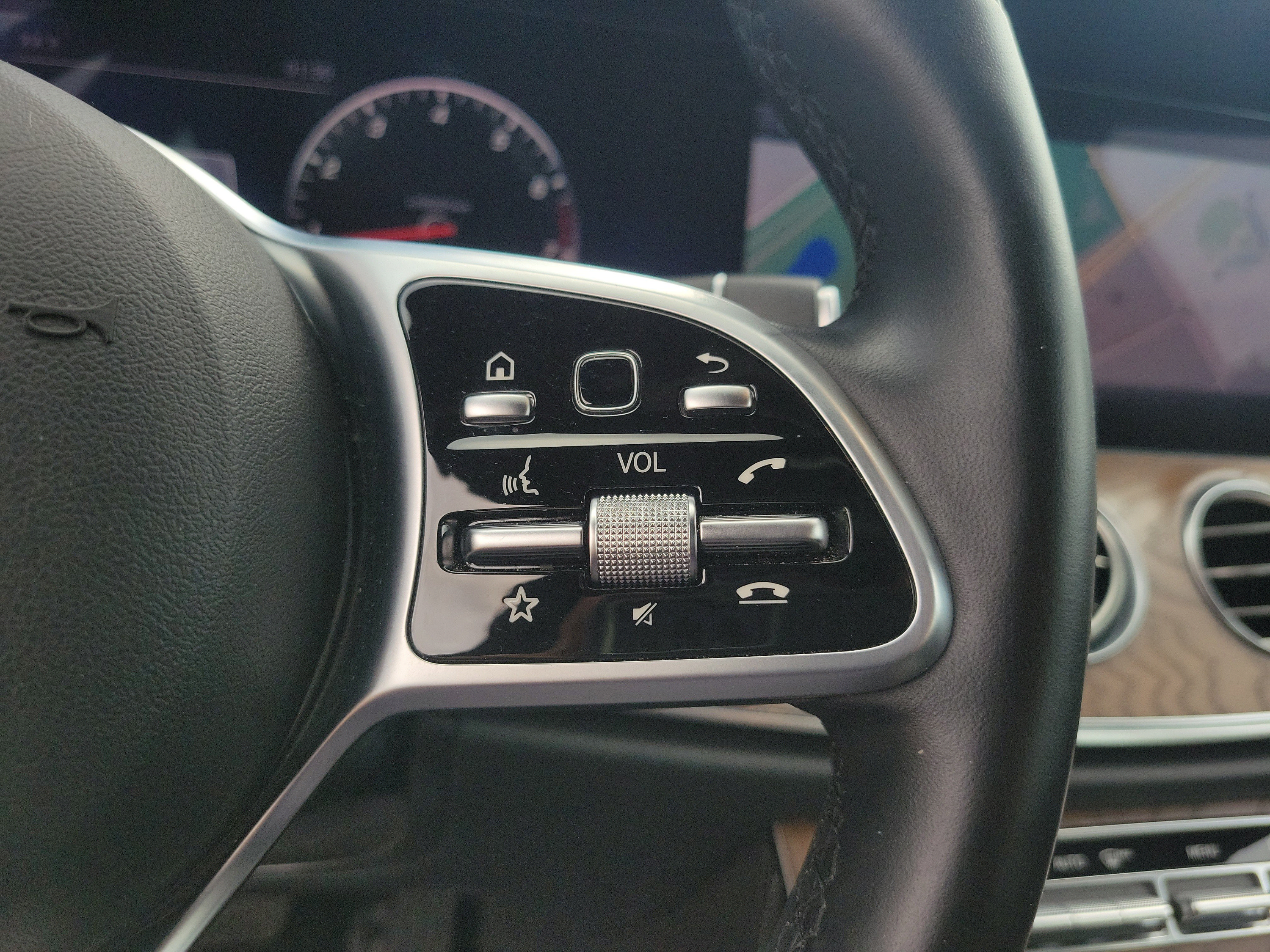 Used 2020 Mercedes-Benz E 350 4MATIC Sedan image 29