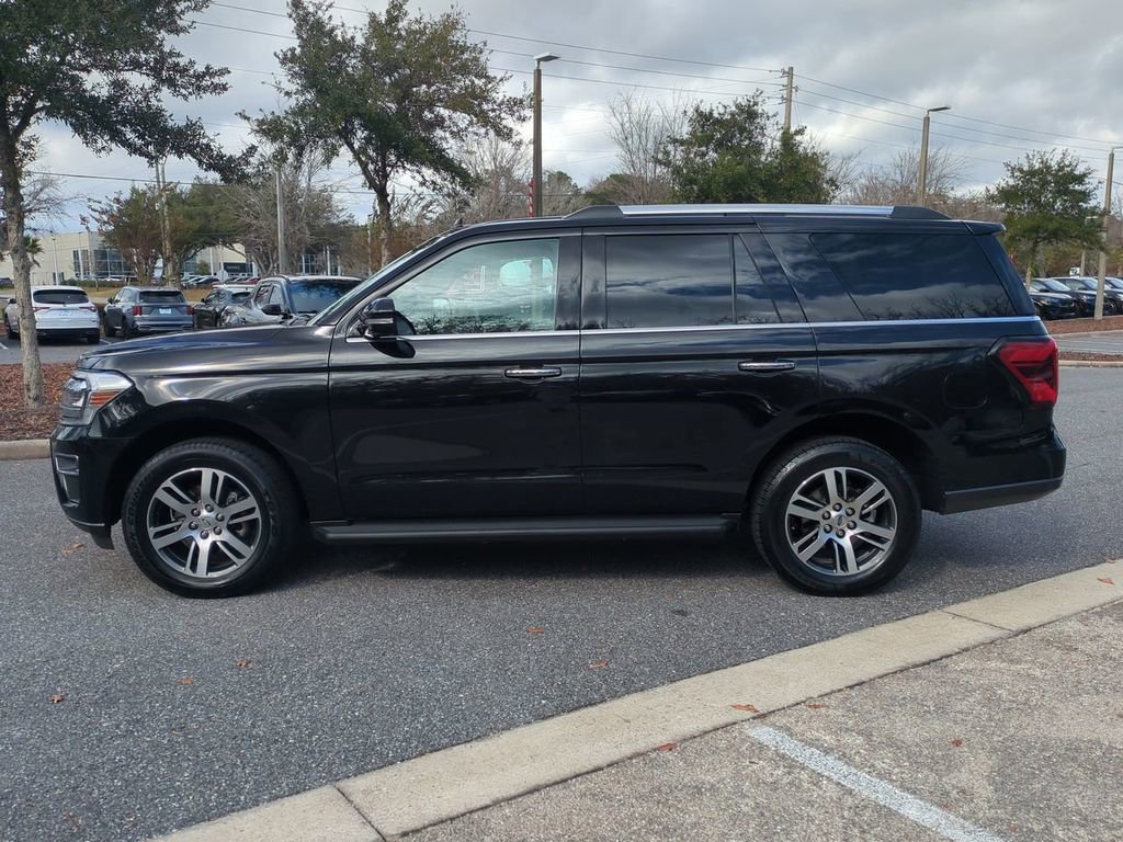 Used 2024 Ford Expedition Limited image 8