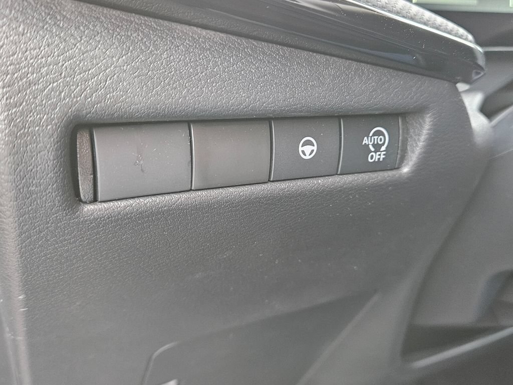 New 2026 Nissan Kicks SR FWD image 27