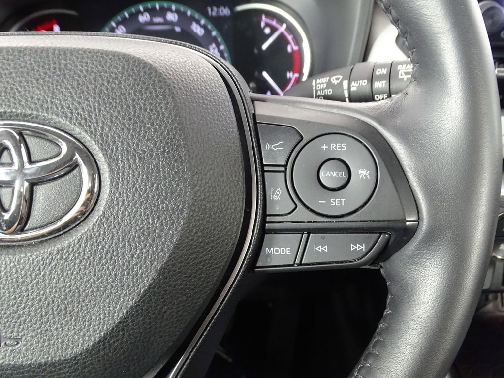 Used 2019 Toyota RAV4 Limited image 28