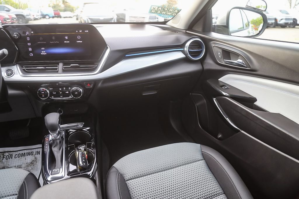 Certified 2026 Chevrolet Trax LT w/ Driver Confidence Package image 27