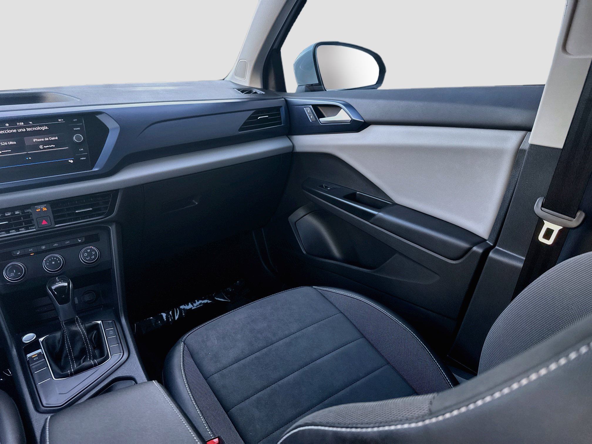 Certified 2022 Volkswagen Taos SE FWD image 21