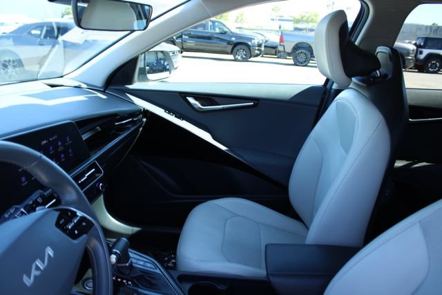 Used 2024 Kia Niro EX FWD image 29