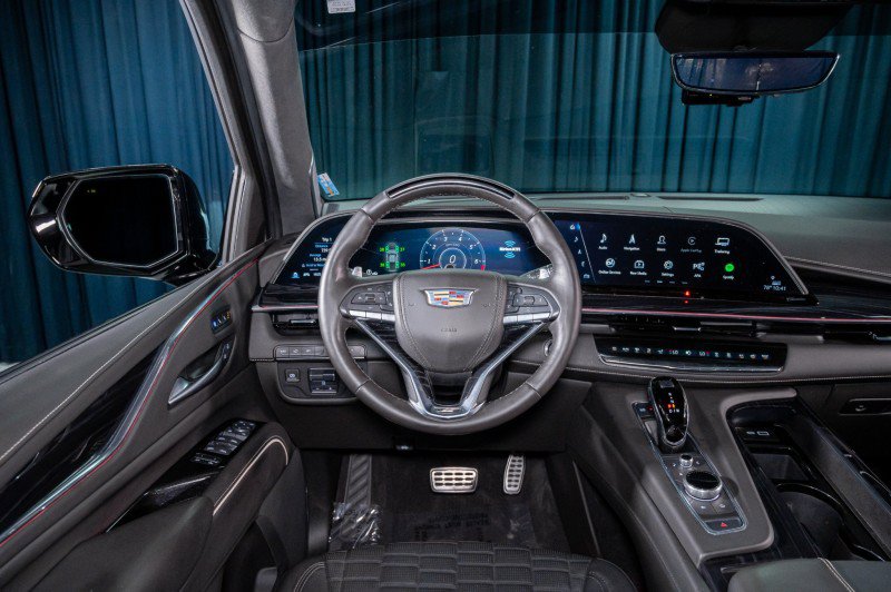 Used 2023 Cadillac Escalade ESV V w/ Heavy-Duty Trailer Package AWD/4WD image 20