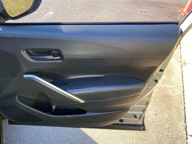 Used 2022 Toyota Corolla Cross LE FWD image 35