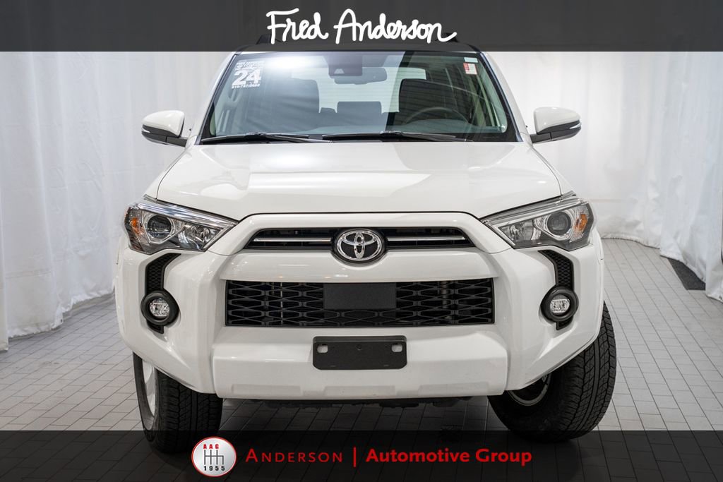 Used 2024 Toyota 4Runner SR5 Premium AWD/4WD image 2