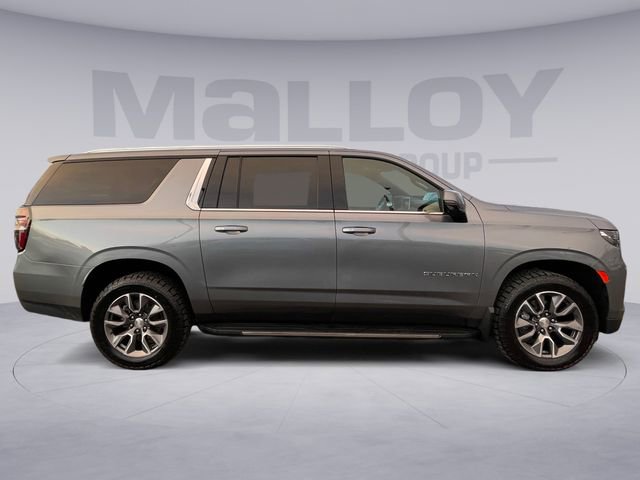 Used 2022 Chevrolet Suburban LT w/ Luxury Package image 6