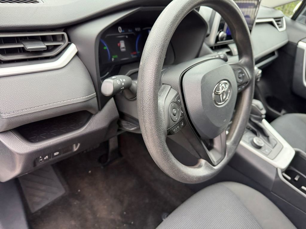 Certified 2024 Toyota RAV4 LE AWD/4WD image 28