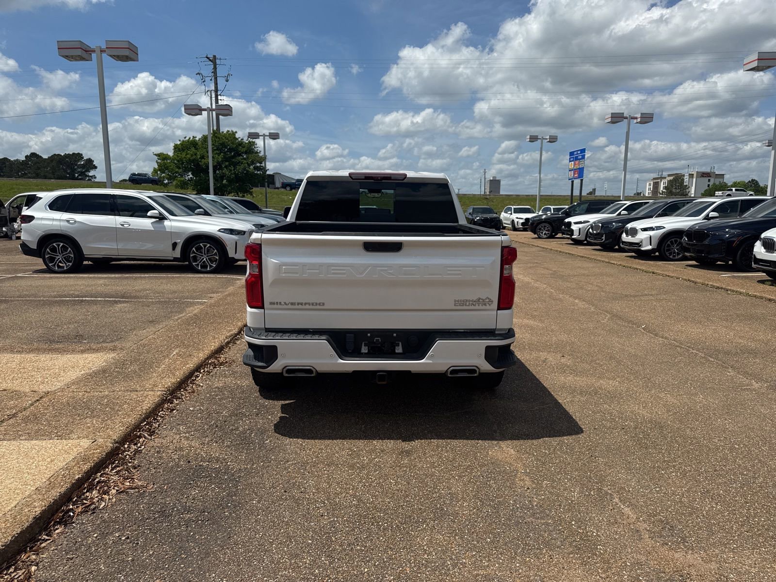 Used 2023 Chevrolet Silverado 1500 High Country w/ Technology Package AWD/4WD image 6