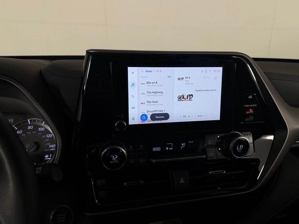 Used 2025 Toyota Highlander XLE FWD image 18