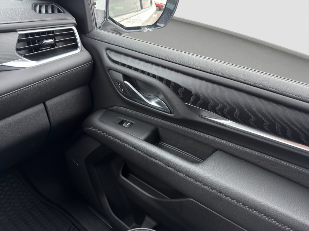 Used 2024 GMC Yukon Denali AWD/4WD image 17