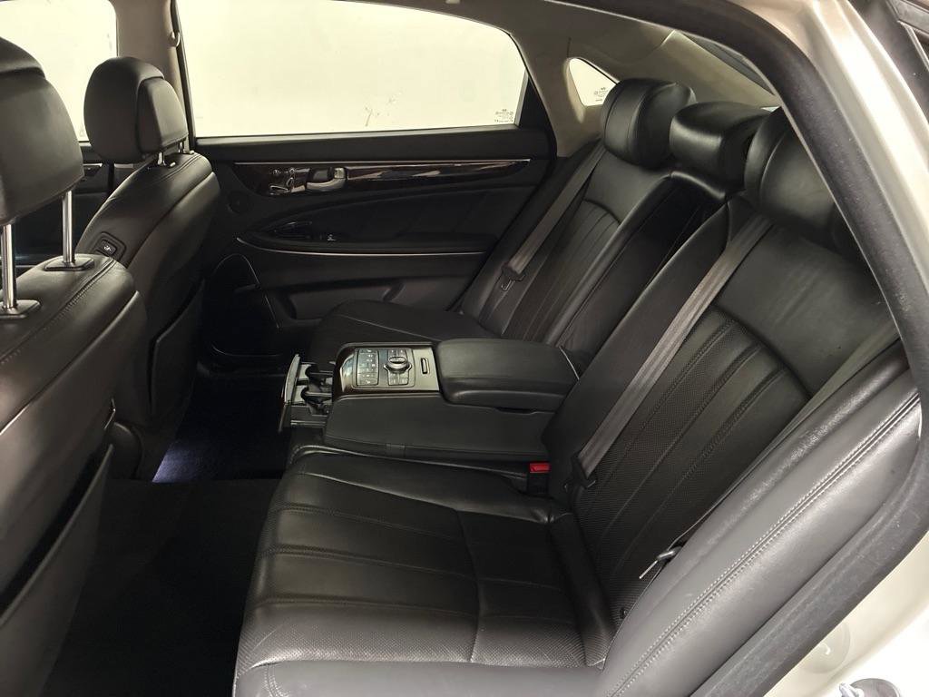 Used 2012 Hyundai Equus Signature image 21