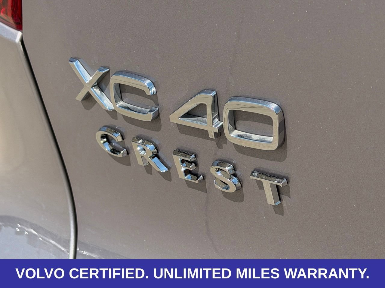 Certified 2026 Volvo XC40 B5 Plus AWD/4WD image 9