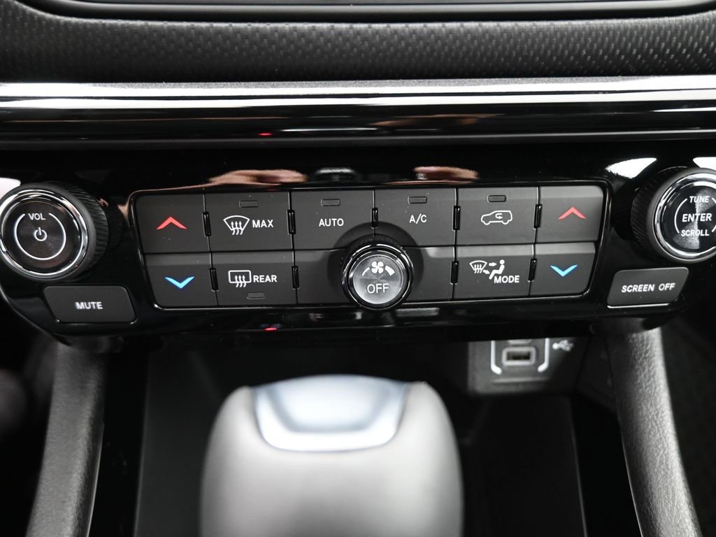 New 2026 Jeep Compass Latitude image 6