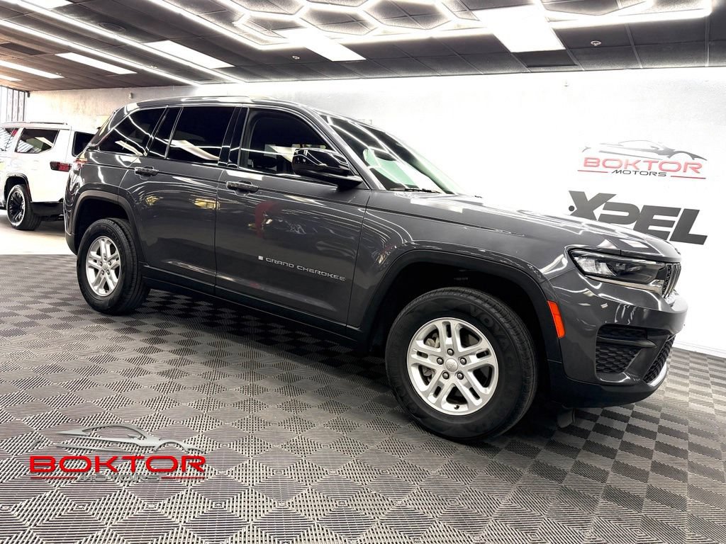 Used 2022 Jeep Grand Cherokee Laredo w/ Luxury Tech Group I