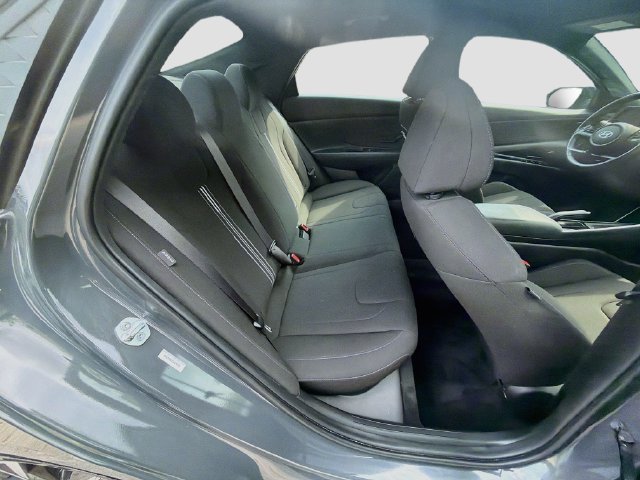 Used 2025 Hyundai Elantra Sport FWD image 27