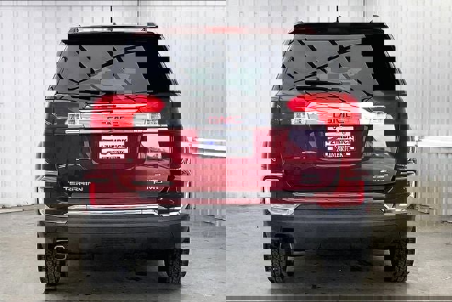 Used 2017 GMC Terrain SLE w/ Technology Package image 4