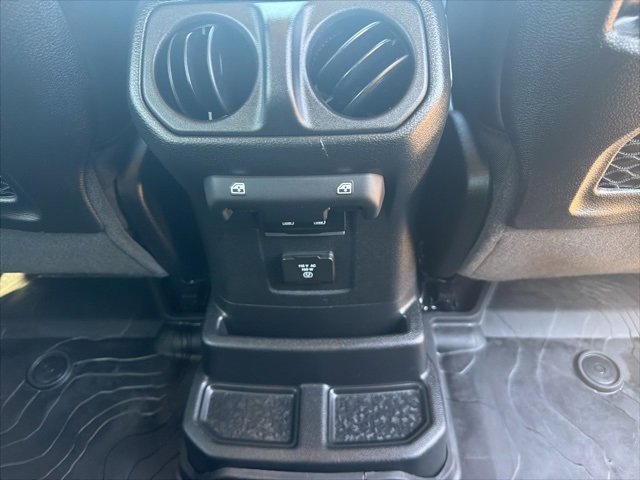Used 2024 Jeep Wrangler Unlimited Rubicon 4xe image 18