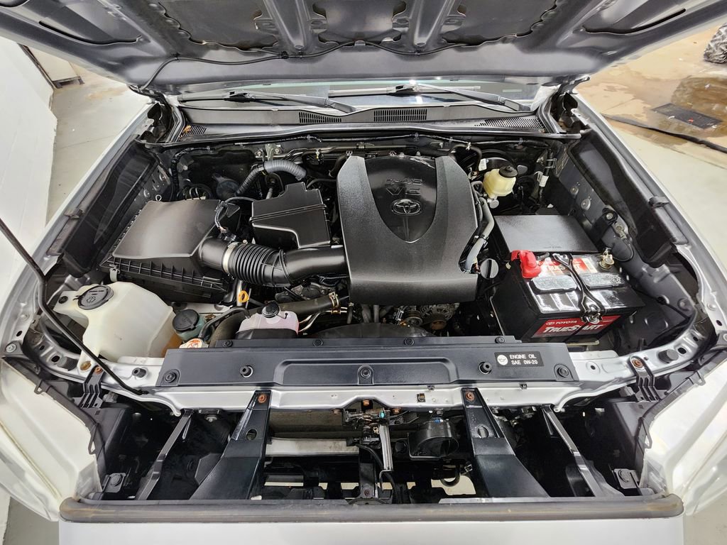 Used 2017 Toyota Tacoma SR5 w/ Tow Package AWD/4WD image 35