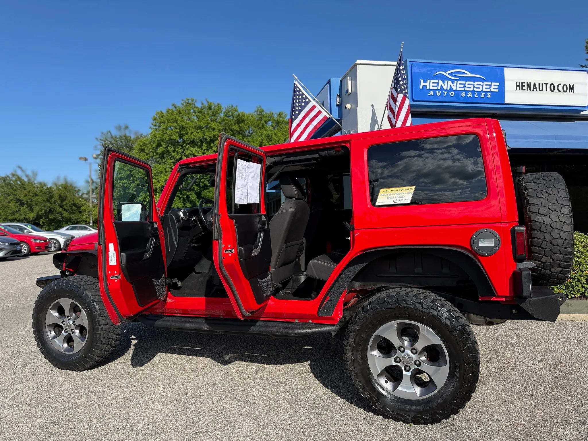 Used 2016 Jeep Wrangler Unlimited Sahara w/ Connectivity Group AWD/4WD image 39