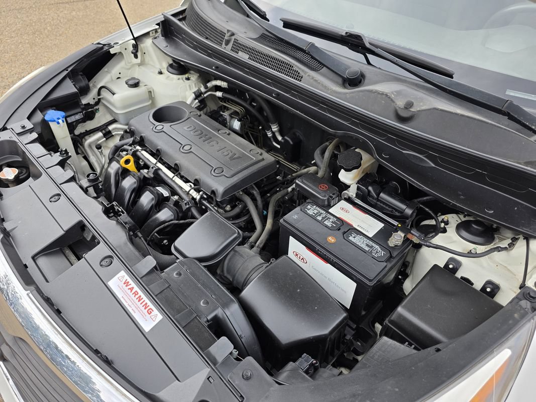 Used 2011 Kia Sportage LX FWD image 38
