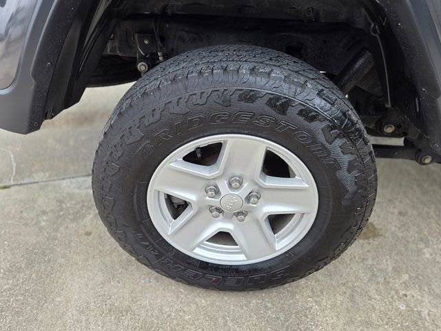 Used 2021 Jeep Gladiator Sport AWD/4WD image 13