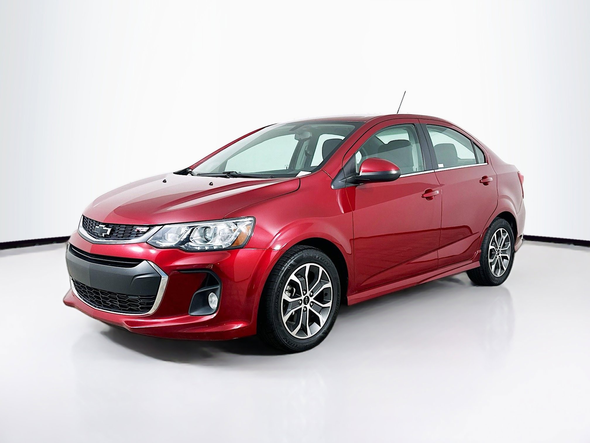Used 2019 Chevrolet Sonic LT w/ RS Package FWD image 3