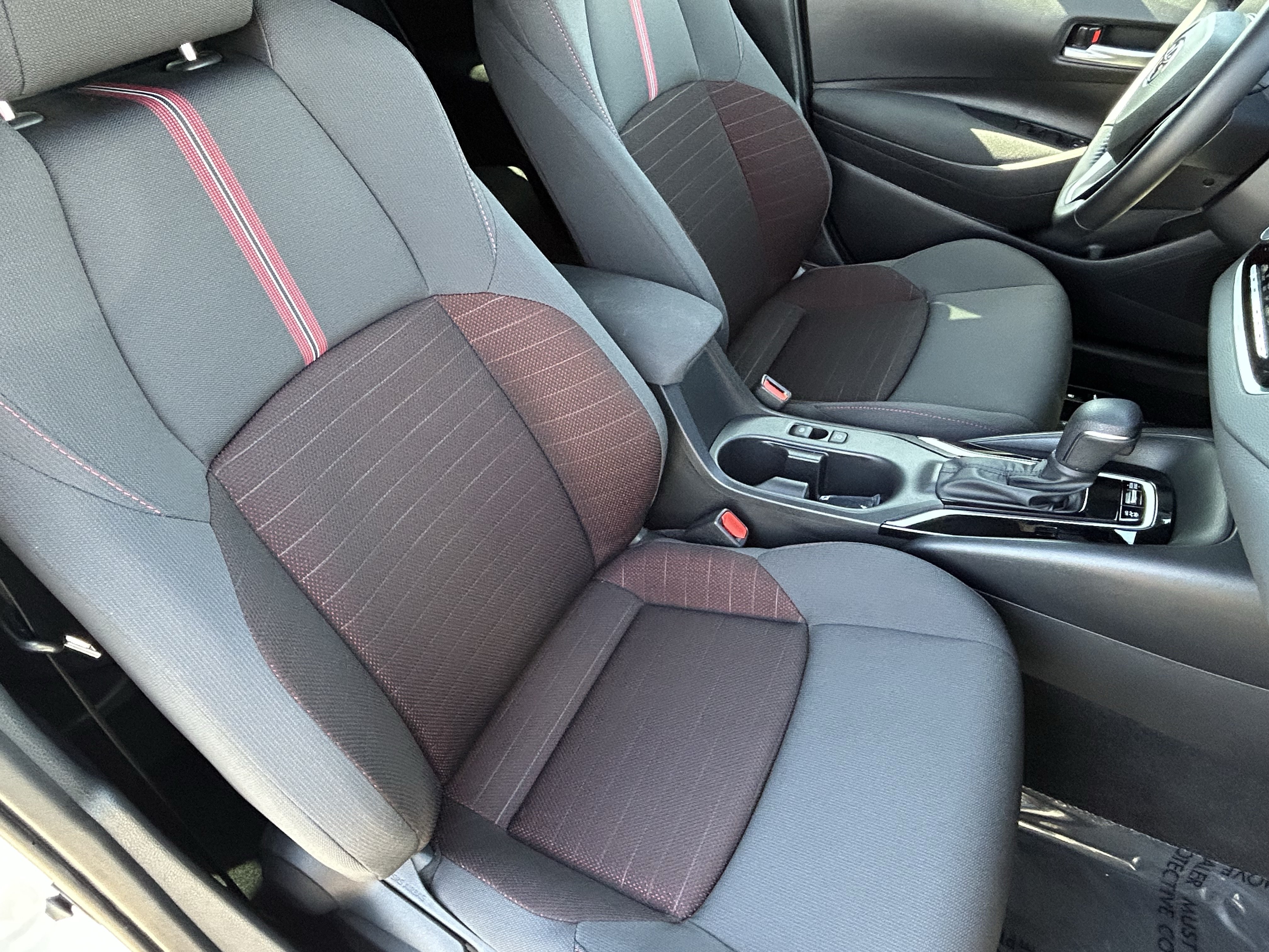 Certified 2026 Toyota Corolla SE w/ SE Package FWD image 10