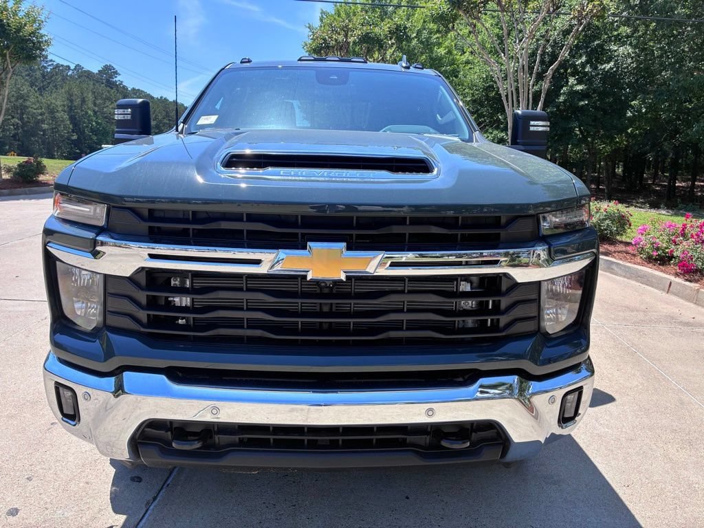 New 2026 Chevrolet Silverado 3500 LT w/ All Star Edition AWD/4WD image 2