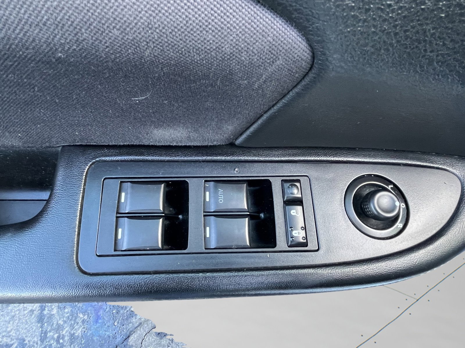 Used 2014 Chrysler 200 LX image 19