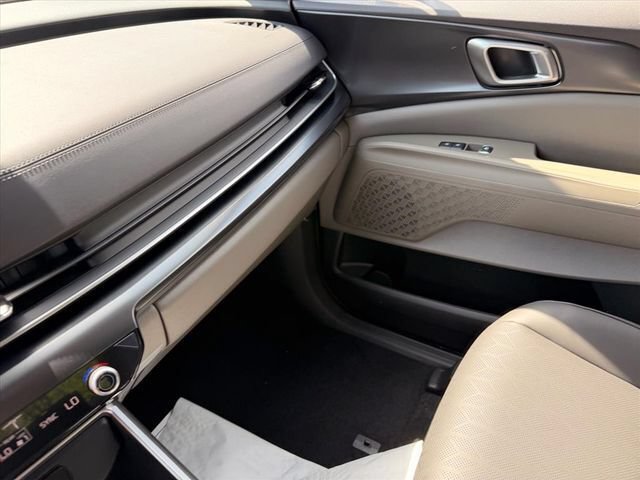 New 2026 Kia Carnival FWD image 18