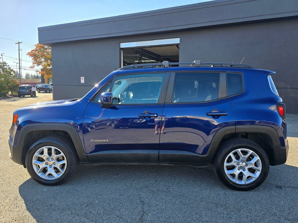 Used 2017 Jeep Renegade Latitude w/ Safety & Security Group AWD/4WD image 9