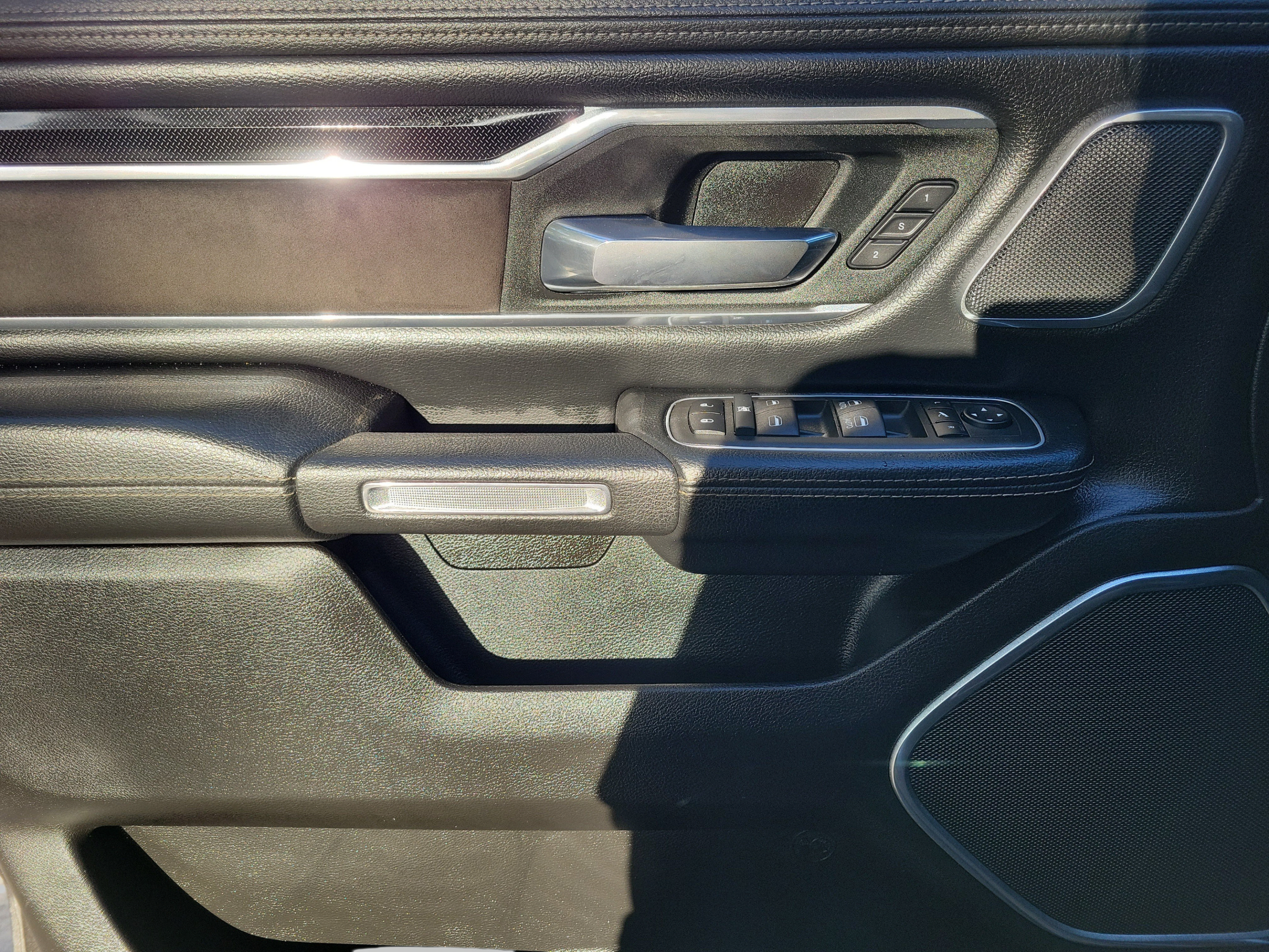 Certified 2022 RAM 1500 Laramie AWD/4WD image 12
