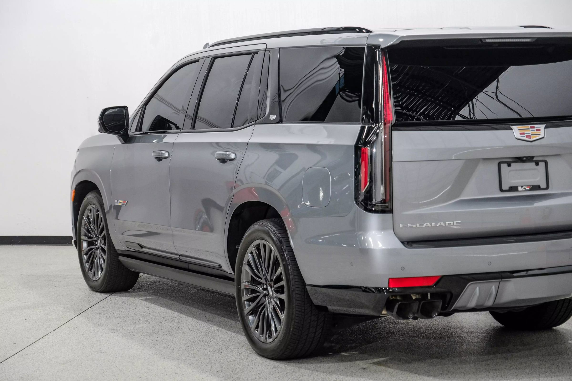 Used 2023 Cadillac Escalade V image 14