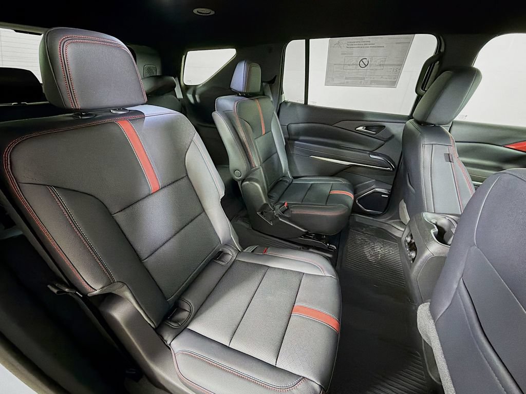 New 2026 Chevrolet Traverse RS w/ LPO, Floor Liner Package AWD/4WD image 24