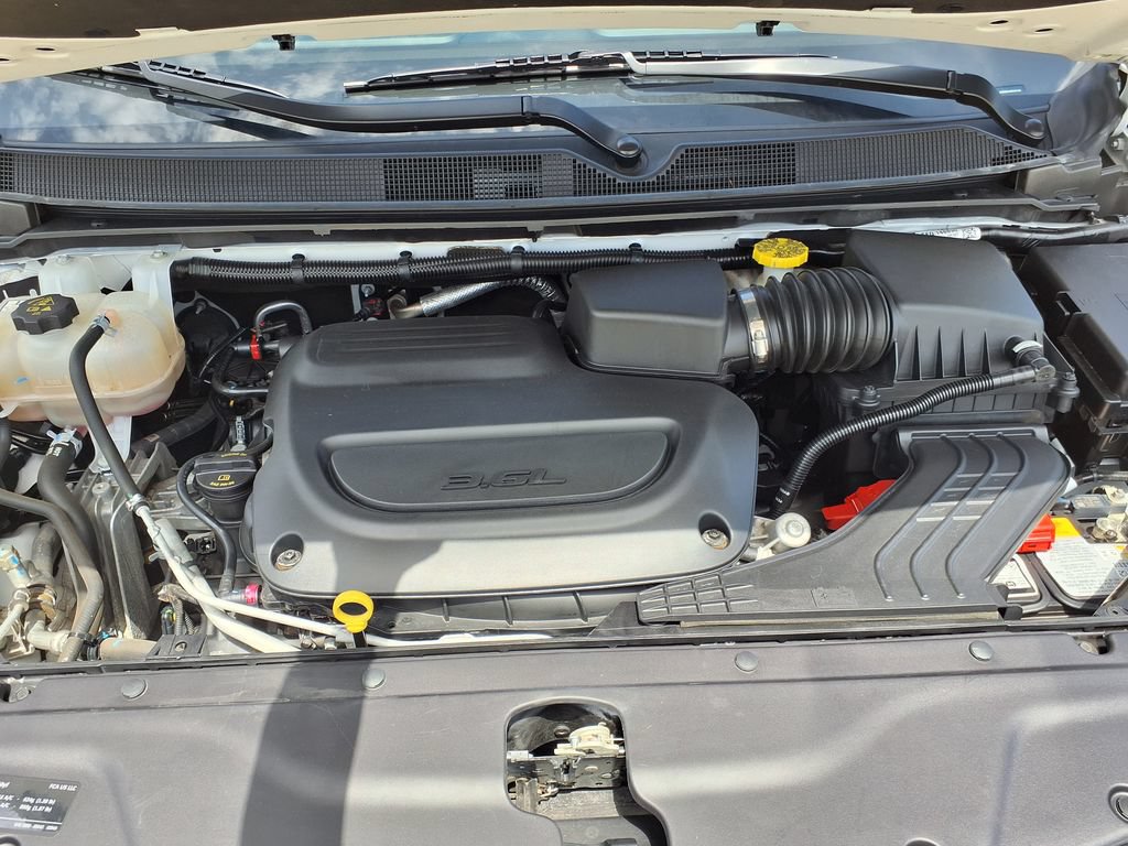 Used 2024 Chrysler Pacifica Touring-L FWD image 38