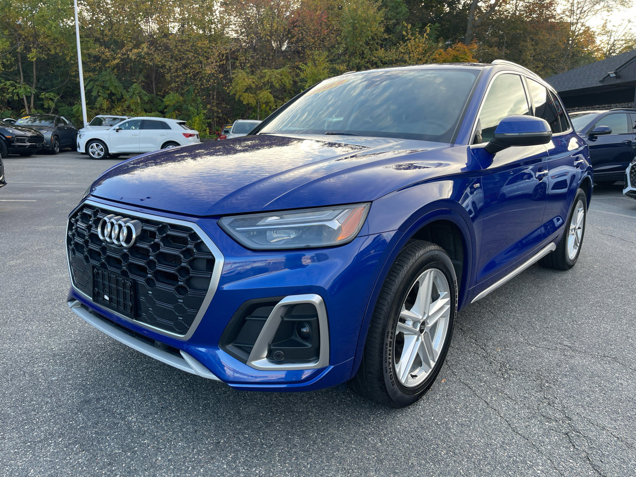 Used 2022 Audi Q5 e Premium Plus w/ Premium Plus Package image 2