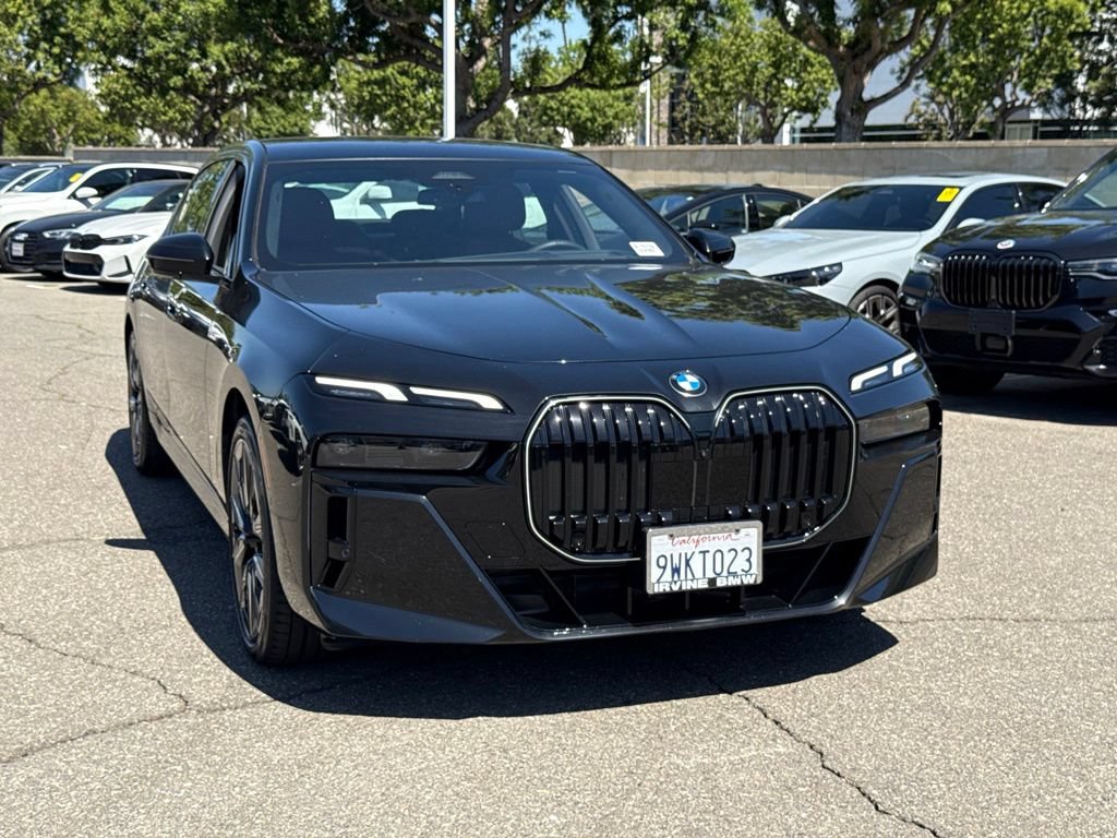 Used 2026 BMW 740i w/ Premium Package RWD image 5