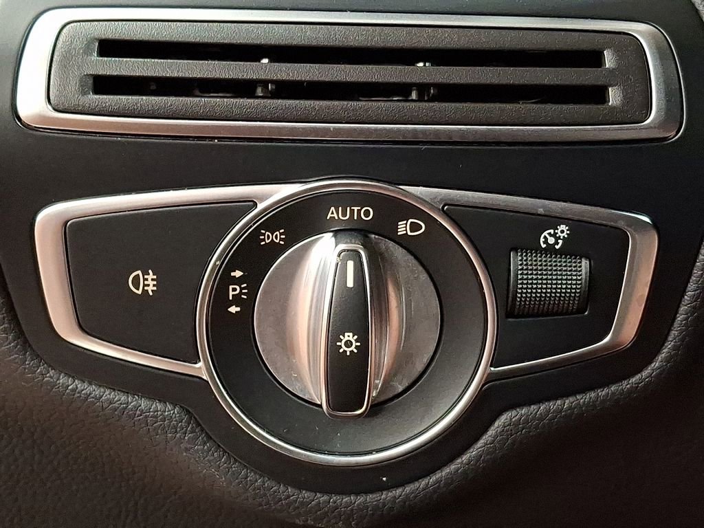 Used 2018 Mercedes-Benz C 300 4MATIC Sedan image 21