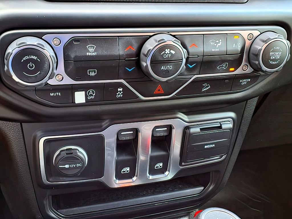 Used 2020 Jeep Wrangler Sport AWD/4WD image 9
