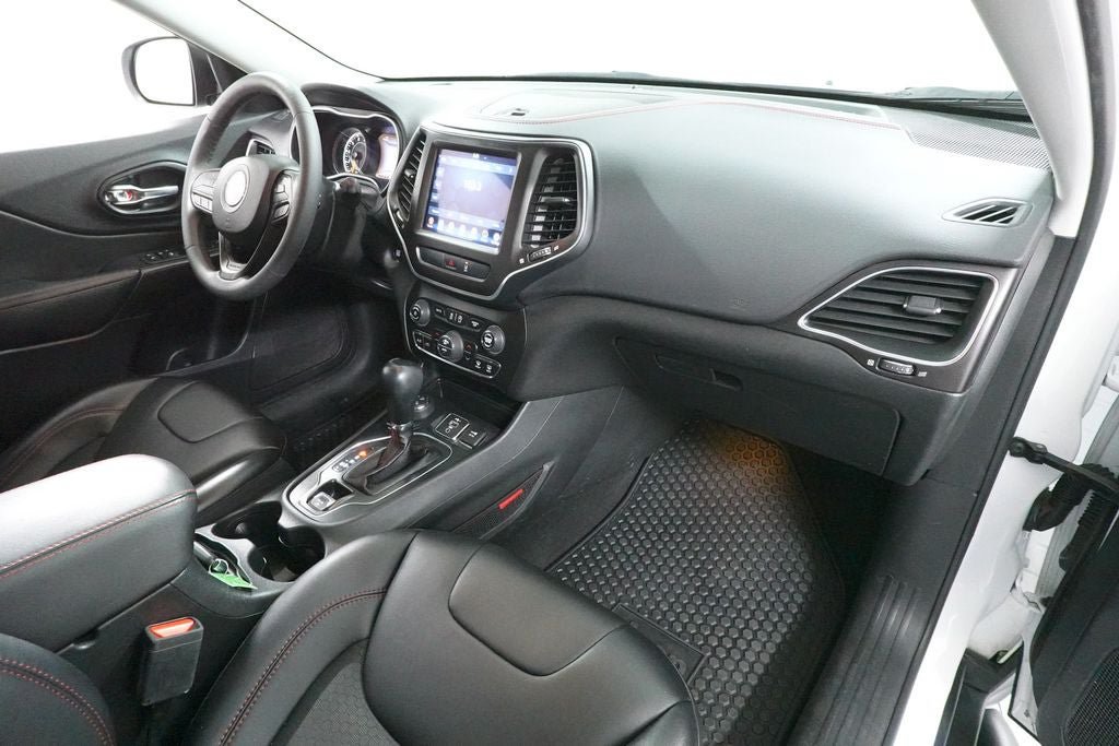 Used 2022 Jeep Cherokee Trailhawk AWD/4WD image 31