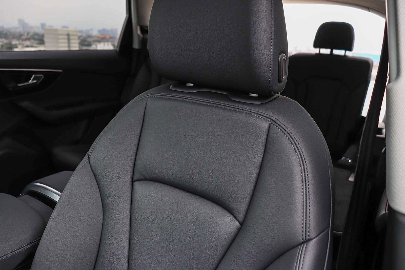 Used 2023 Audi Q7 2.0T Premium w/ Convenience Package AWD/4WD image 38