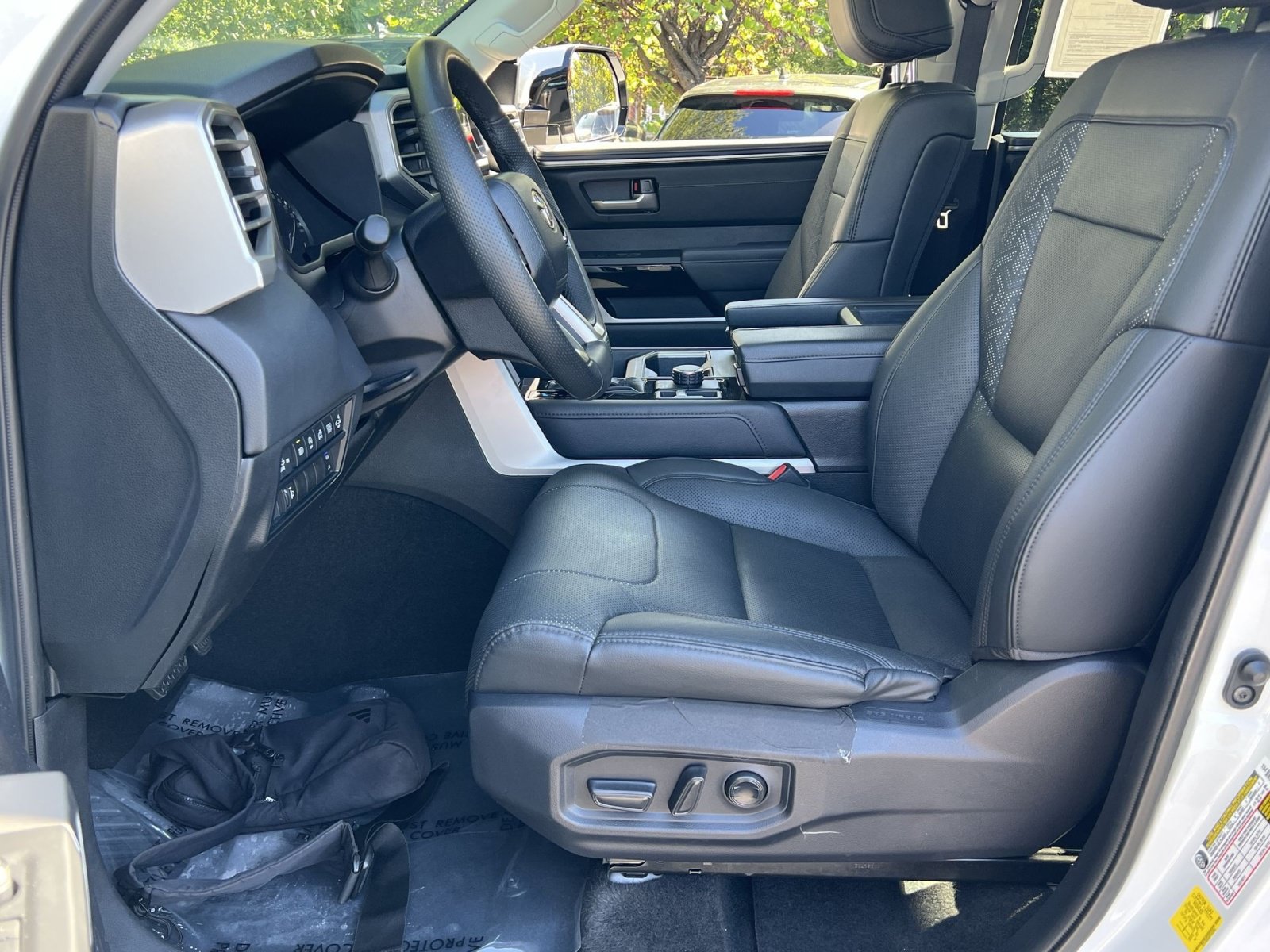 Used 2023 Toyota Tundra Limited AWD/4WD image 12