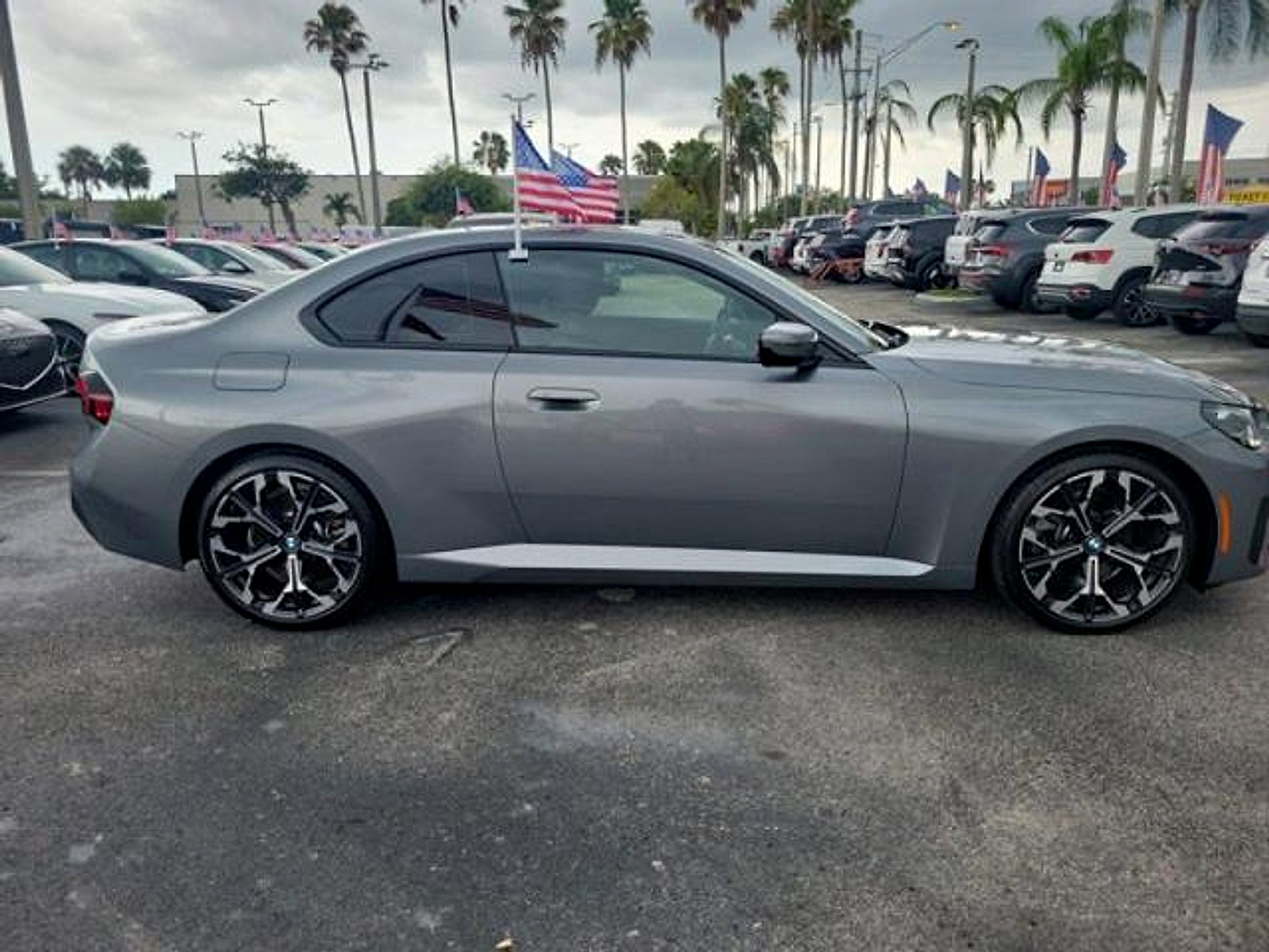 Used 2025 BMW 230i Coupe w/ M Sport Package RWD image 8