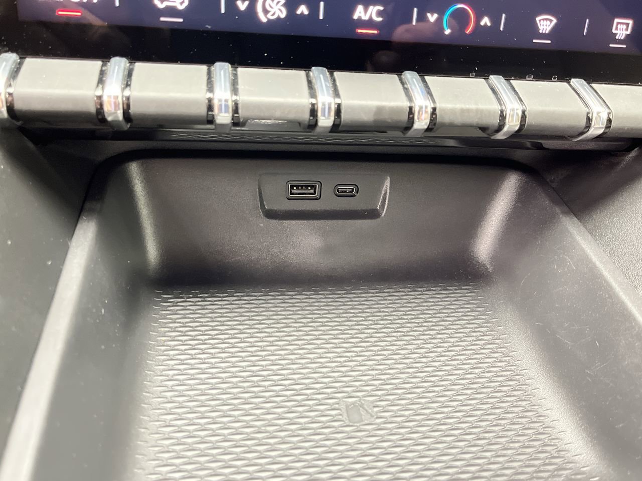 Certified 2025 GMC Terrain Elevation AWD/4WD image 23