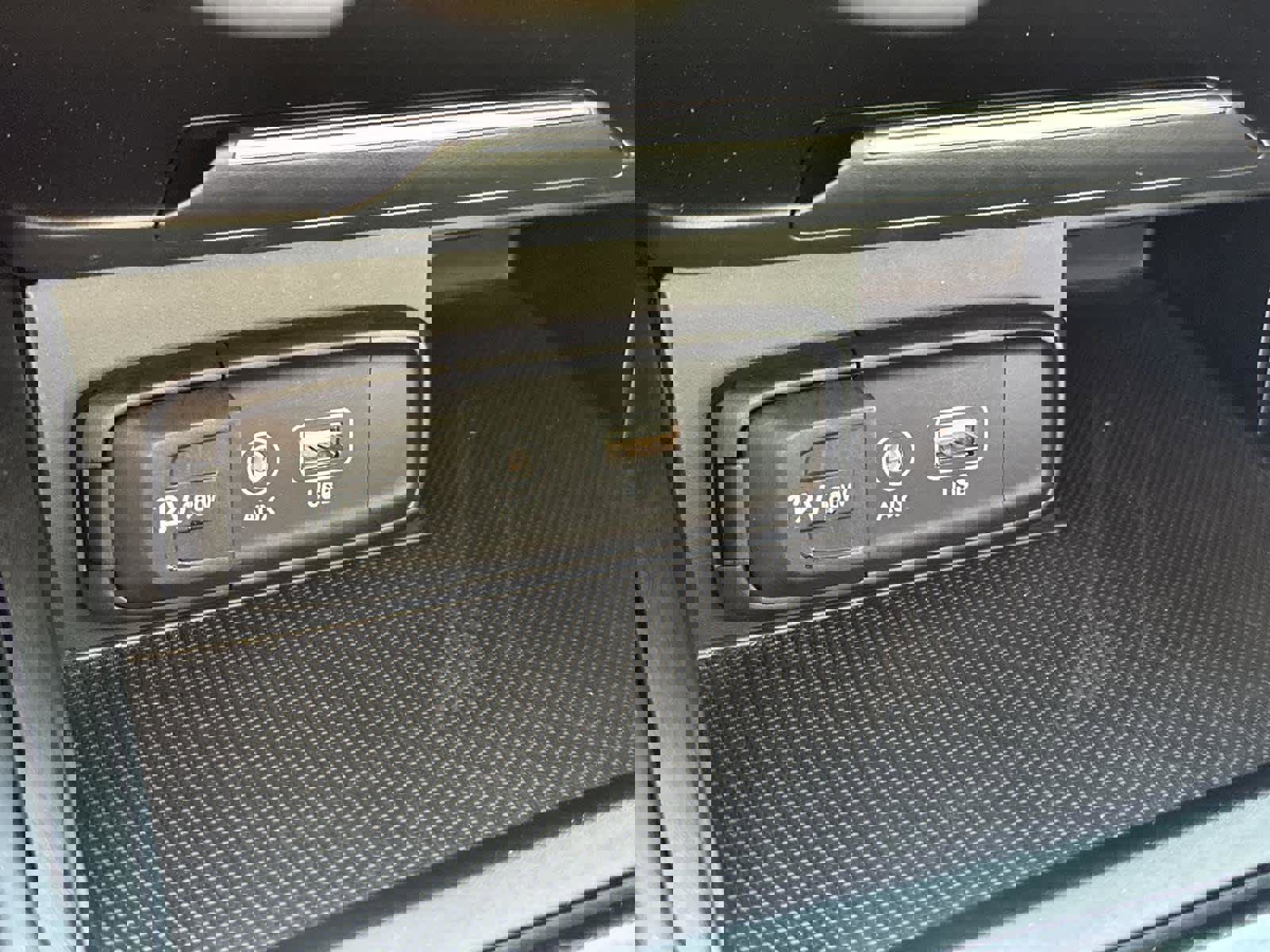 Used 2019 Genesis G70 2.0T Sport image 26