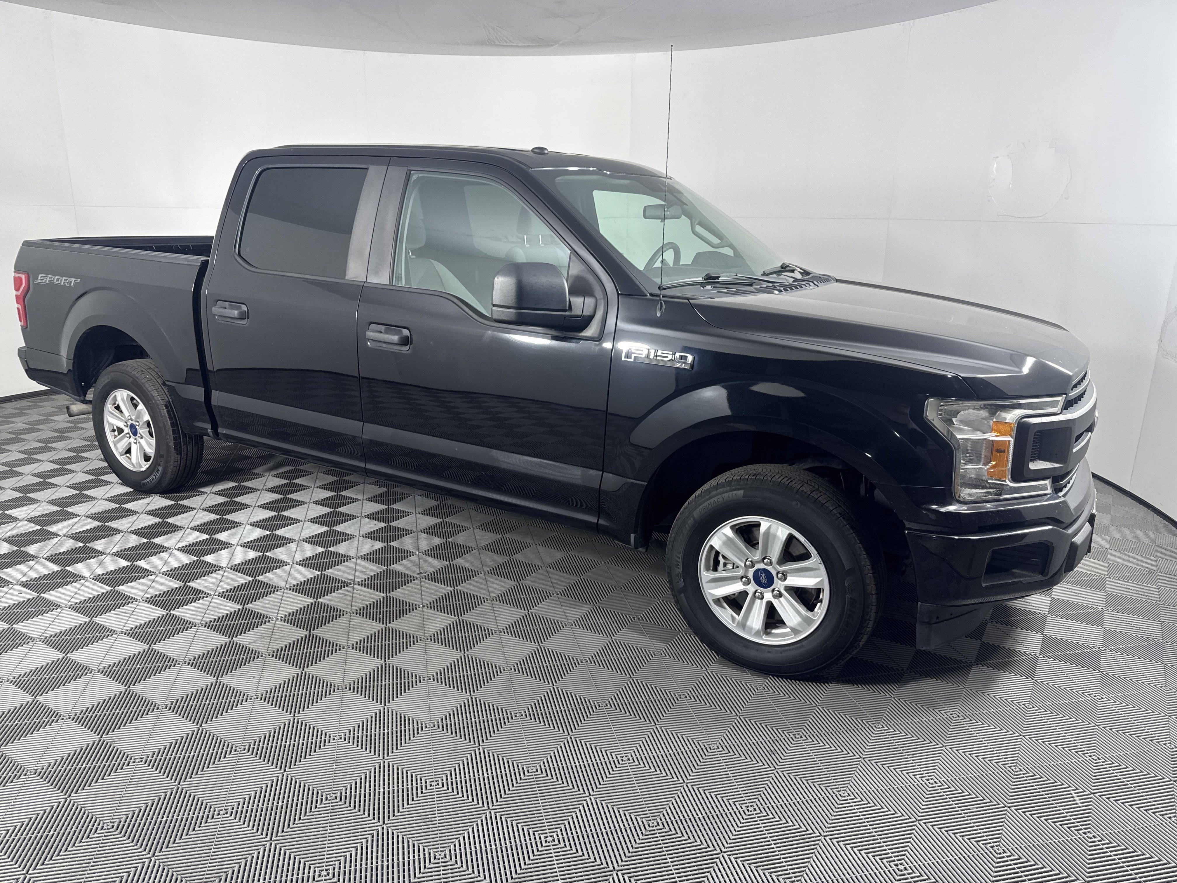 Used 2019 Ford F150 XL w/ Equipment Group 101A Mid image 2