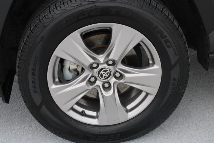 Certified 2022 Toyota RAV4 XLE image 9