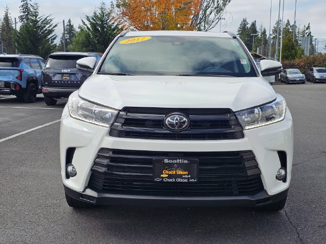Used 2017 Toyota Highlander SE AWD/4WD image 10