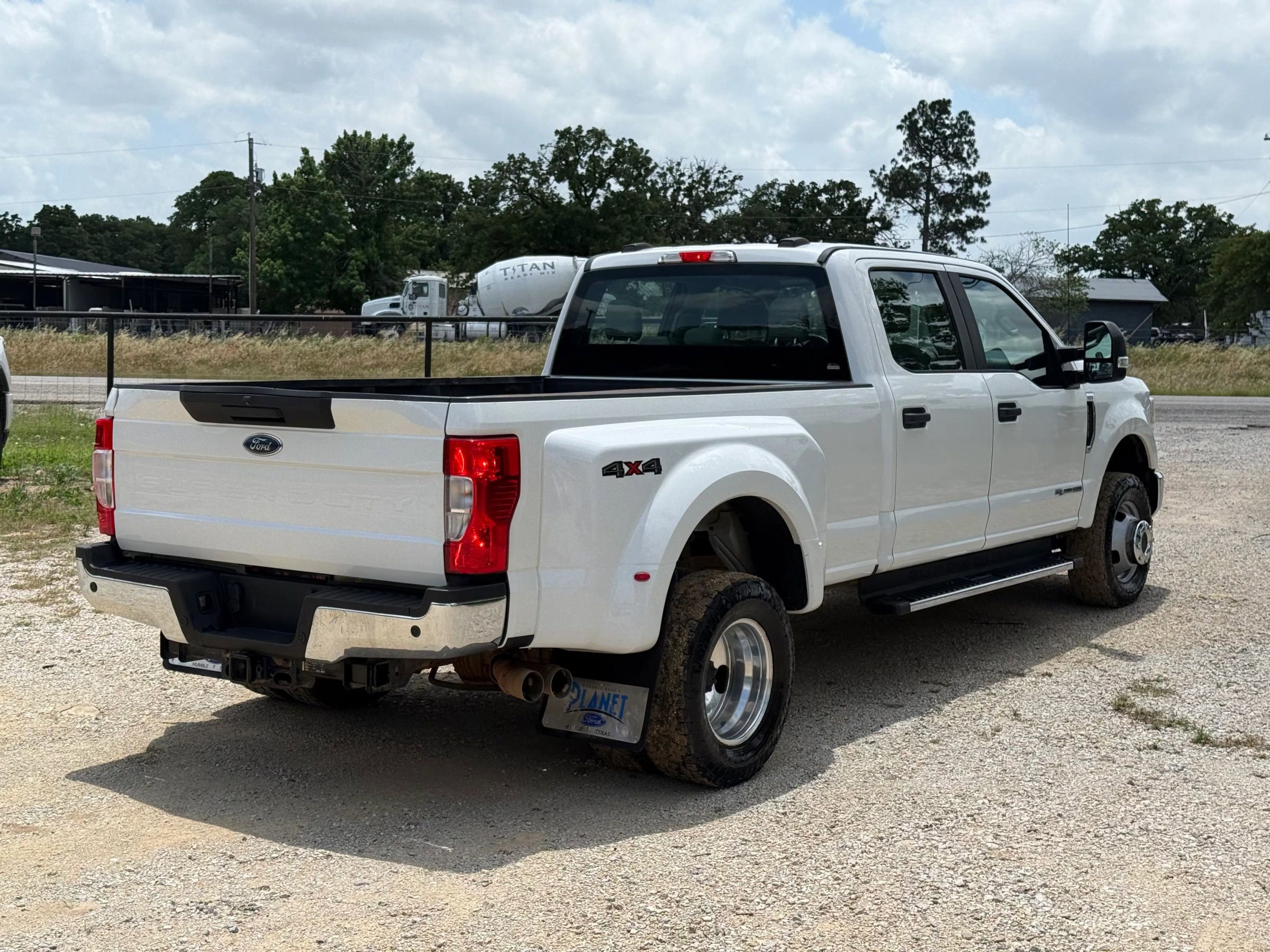 Used 2020 Ford F350 XL w/ STX Appearance Package AWD/4WD image 3